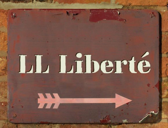 LL Liberte: A Textured Display Font for Campaigns